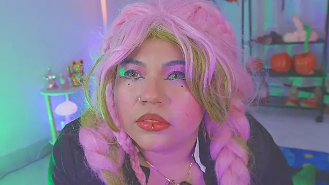 Samanta cutee online show from September 20, 2025, 2:00 pm