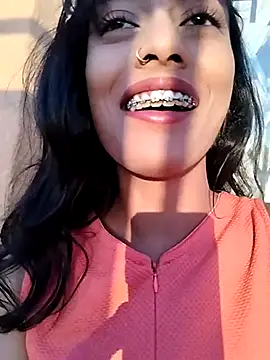 cleopatra-phaedra online show from March 9, 2025, 4:00 pm