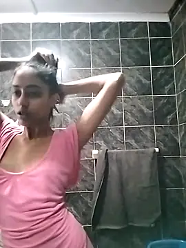 cleopatra-phaedra online show from October 12, 2025, 6:26 am