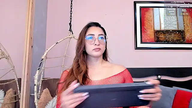  LaraMom  online show from November 13, 2025, 7:40 pm