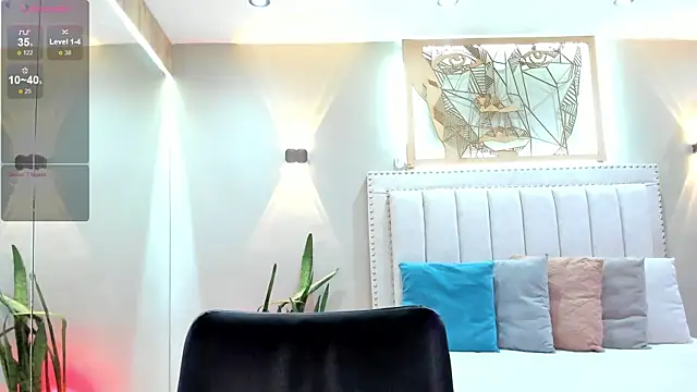  LaraMom  online show from October 25, 2025, 7:58 pm