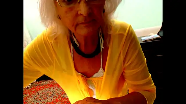 Natali7634 online show from October 17, 2025, 5:11 am