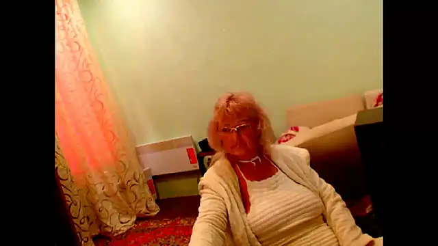 Natali7634 online show from October 26, 2025, 5:19 am