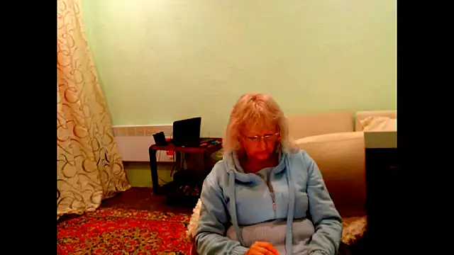 Natali7634 online show from October 12, 2025, 4:19 pm