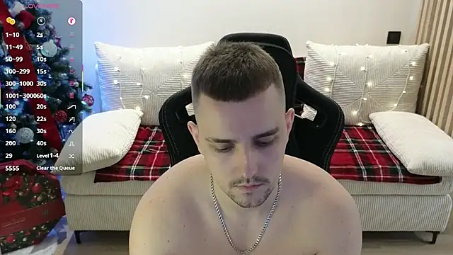 Snapshot of Larstar01 chatting on January 13, 2026, 11:19 pm Larstar01 online show from January 13, 2026, 11:19 pm