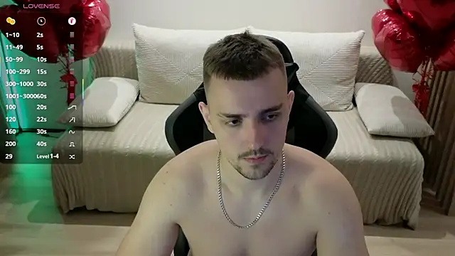 Larstar01 online show from October 6, 2025, 7:25 pm