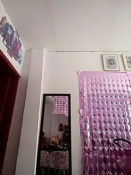 tiffani  love online show from September 10, 2025, 5:45 pm