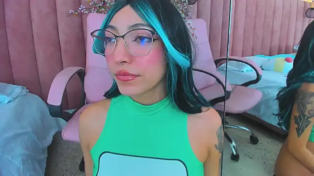 Snapshot of MarianaBranzz chatting on February 27, 2025, 7:15 pm MarianaBranzz online show from February 27, 2025, 7:15 pm