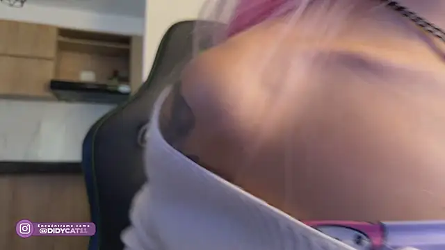 MarianaBranzz online show from March 28, 2026, 5:03 pm