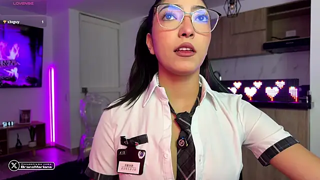 Snapshot of MarianaBranzz chatting on May 19, 2026, 4:14 pm MarianaBranzz online show from May 19, 2026, 4:14 pm