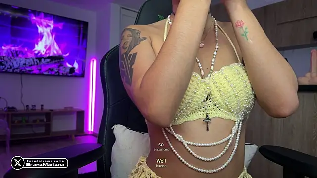 Snapshot of MarianaBranzz chatting on May 6, 2026, 2:43 pm MarianaBranzz online show from May 6, 2026, 2:43 pm