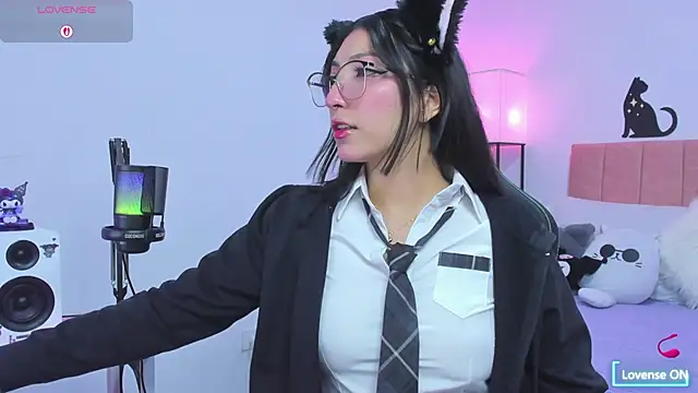 Snapshot of MarianaBranzz chatting on September 23, 2025, 10:50 pm MarianaBranzz online show from September 23, 2025, 10:50 pm