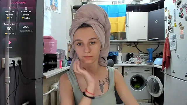 Snapshot of _Nika_Kik chatting on June 19, 2026, 4:35 pm Nika Kik online show from June 19, 2026, 4:35 pm