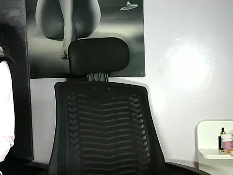 Snapshot of Petite_lexii chatting on December 1, 2025, 6:31 pm Petite lexii online show from December 1, 2025, 6:31 pm