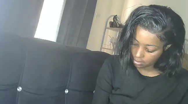 Snapshot of Petite_lexii chatting on January 24, 2025, 8:02 am Petite lexii online show from January 24, 2025, 8:02 am