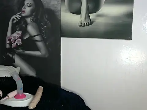 Petite lexii online show from December 15, 2025, 9:53 pm