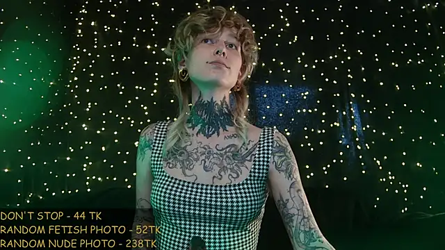 Snapshot of Littlespacemouse chatting on July 7, 2026, 10:19 am Littlespacemouse online show from July 7, 2026, 10:19 am