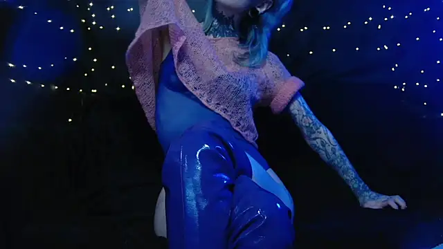 Littlespacemouse online show from November 30, 2025, 9:10 am