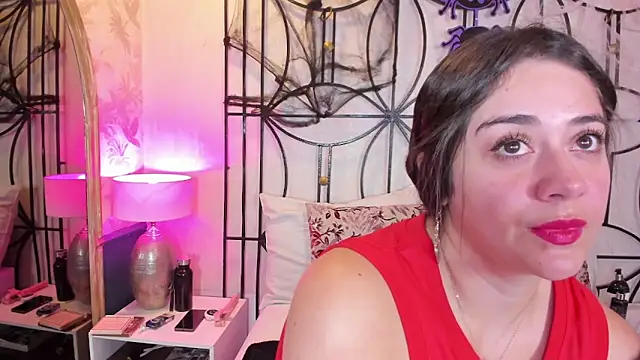 nahomi sweett online show from October 22, 2025, 10:58 am