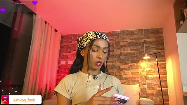 Ashleey Fox online show from March 14, 2026, 2:17 am