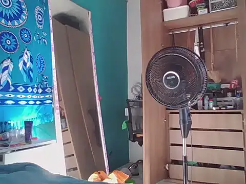 Snapshot of GermanxMD chatting on September 30, 2025, 6:58 pm GermanxMD online show from September 30, 2025, 6:58 pm