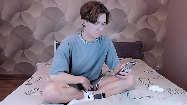 Ian Flor online show from April 18, 2026, 3:36 pm