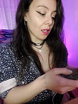 Kimiechanuwu online show from February 12, 2026, 4:18 pm