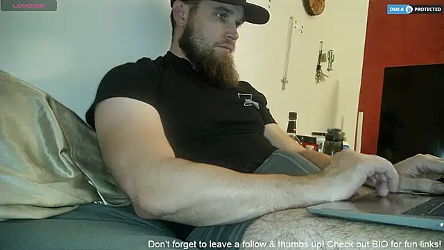 dikdowndaddy online show from April 5, 2026, 10:05 pm