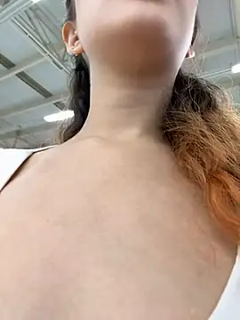 Mon Cherry online show from September 14, 2025, 2:23 am