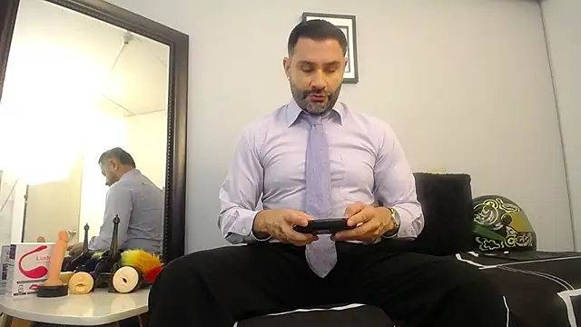 jonasbeards online show from November 25, 2025, 3:23 pm