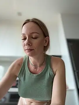 LavenderHot online show from March 21, 2026, 2:57 am