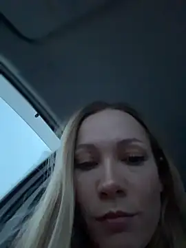 Snapshot of LavenderHot chatting on December 20, 2025, 2:36 am LavenderHot online show from December 20, 2025, 2:36 am