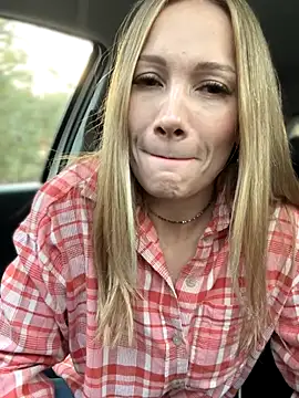 LavenderHot online show from October 25, 2025, 2:11 am