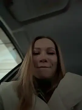 Snapshot of LavenderHot chatting on February 24, 2026, 2:01 am LavenderHot online show from February 24, 2026, 2:01 am