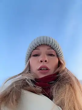 Snapshot of LavenderHot chatting on February 27, 2026, 2:12 am LavenderHot online show from February 27, 2026, 2:12 am