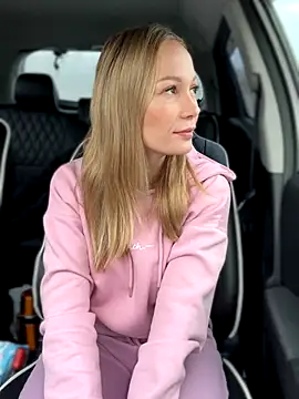 LavenderHot online show from October 11, 2025, 1:39 am