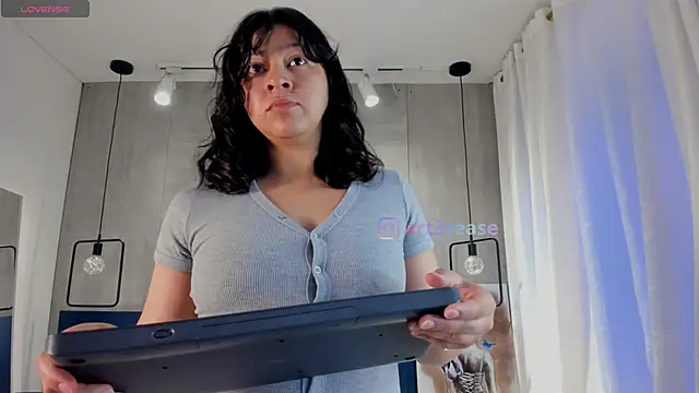  julietta online show from January 14, 2026, 12:42 pm