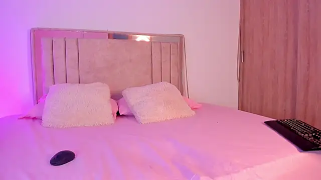 Deiisy Queen online show from March 27, 2026, 8:32 pm