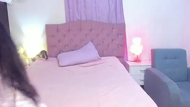 Latinabombsheell online show from April 4, 2026, 4:41 am