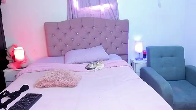 Snapshot of Latinabombsheell chatting on February 9, 2026, 7:23 pm Latinabombsheell online show from February 9, 2026, 7:23 pm