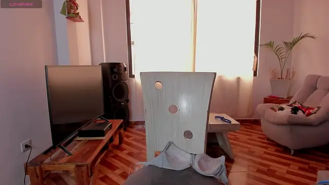 Simply Zoe   online show from January 21, 2025, 8:43 pm