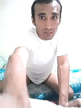 EIGUAP00 online show from February 27, 2025, 11:04 pm