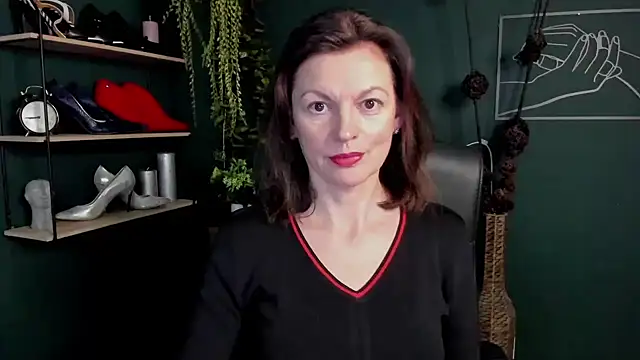 Snapshot of VivianWILD chatting on March 12, 2025, 7:02 am VivianWILD online show from March 12, 2025, 7:02 am