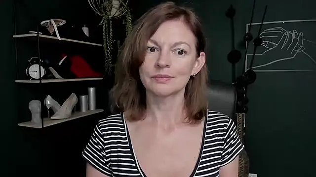 Snapshot of VivianWILD chatting on September 9, 2025, 8:13 am VivianWILD online show from September 9, 2025, 8:13 am