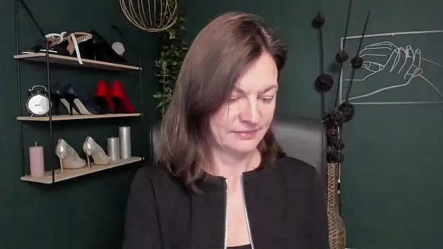 Snapshot of VivianWILD chatting on September 30, 2025, 6:41 am VivianWILD online show from September 30, 2025, 6:41 am