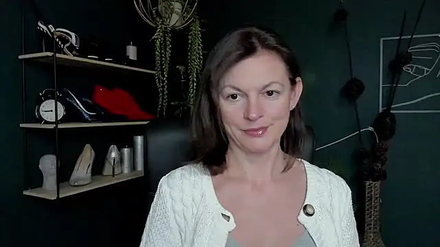 Snapshot of VivianWILD chatting on March 20, 2025, 10:54 am VivianWILD online show from March 20, 2025, 10:54 am