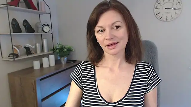 Snapshot of VivianWILD chatting on March 7, 2025, 5:29 am VivianWILD online show from March 7, 2025, 5:29 am