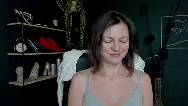 Snapshot of VivianWILD chatting on March 20, 2025, 7:14 am VivianWILD online show from March 20, 2025, 7:14 am