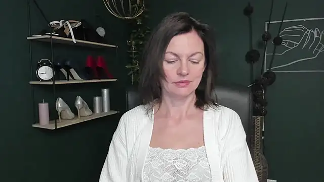 Snapshot of VivianWILD chatting on September 26, 2025, 5:58 am VivianWILD online show from September 26, 2025, 5:58 am