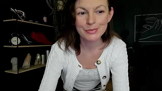 Snapshot of VivianWILD chatting on March 19, 2025, 10:00 am VivianWILD online show from March 19, 2025, 10:00 am